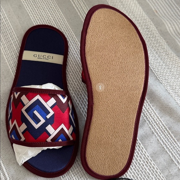 Gucci Burgundy and Navy Geometric Slides - Picture 3 of 3